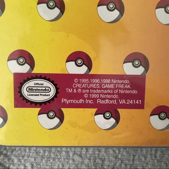 Vintage Pokémon Trading Card 3 Ring Binder - Picture 4 of 7